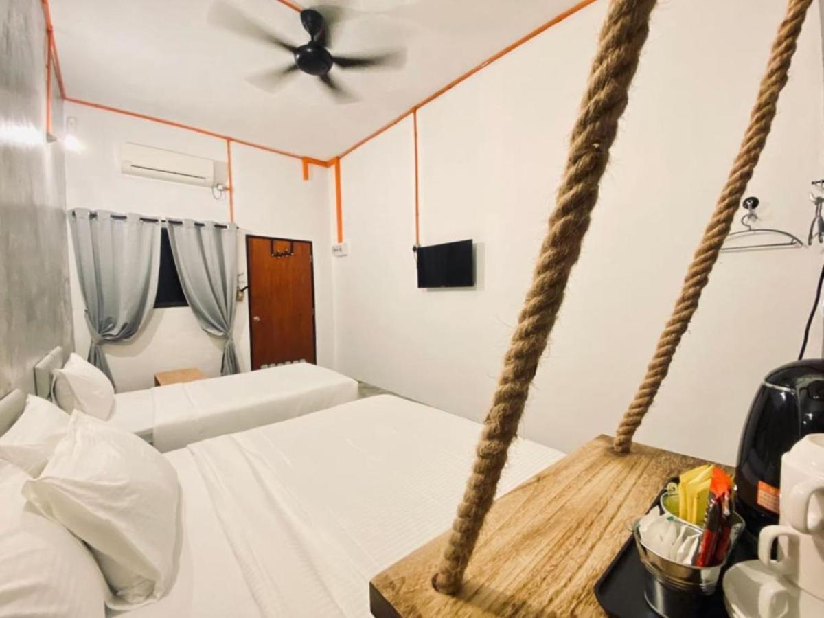 Ardour Lodge "A" Wing Tanjung Bungah  Exteriör bild