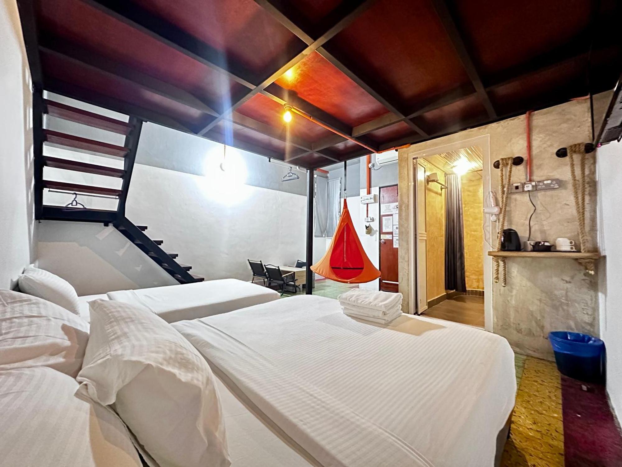 Ardour Lodge "A" Wing Tanjung Bungah  Exteriör bild